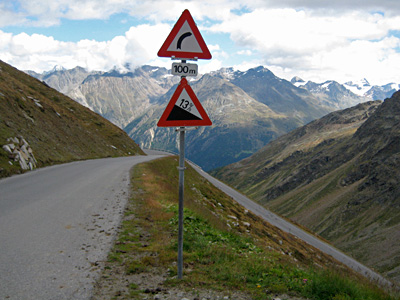 Oetztaler Gletscherstrasse, descent
