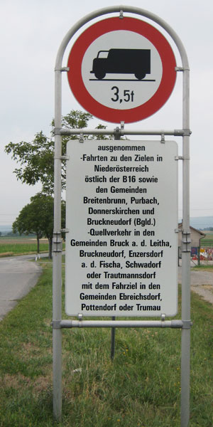 Traffic sign near Stixneusiedl