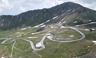 Großglockner_switchbacks